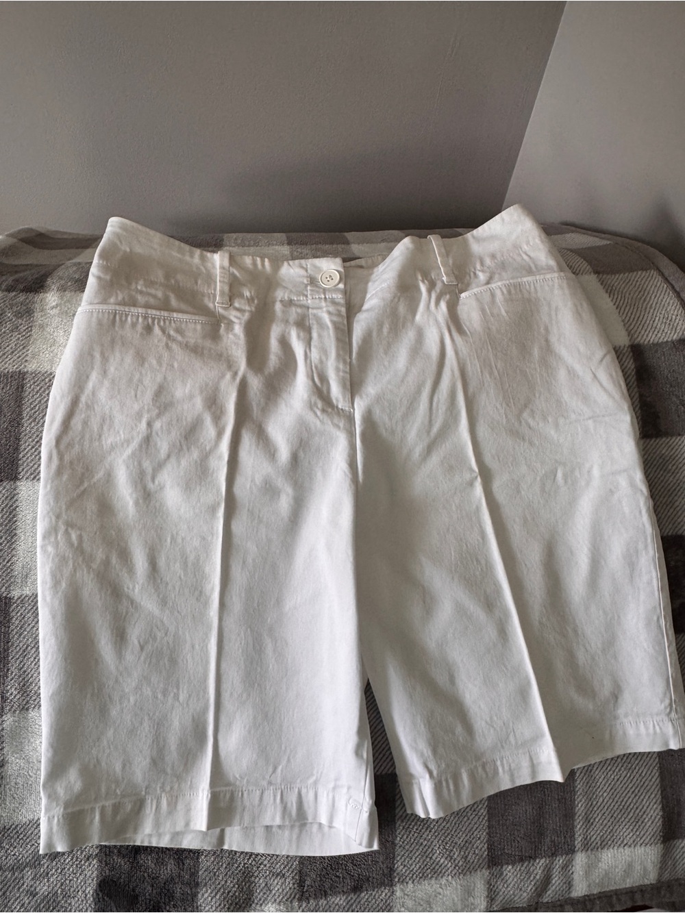 New Talbots White Bermuda Shorts